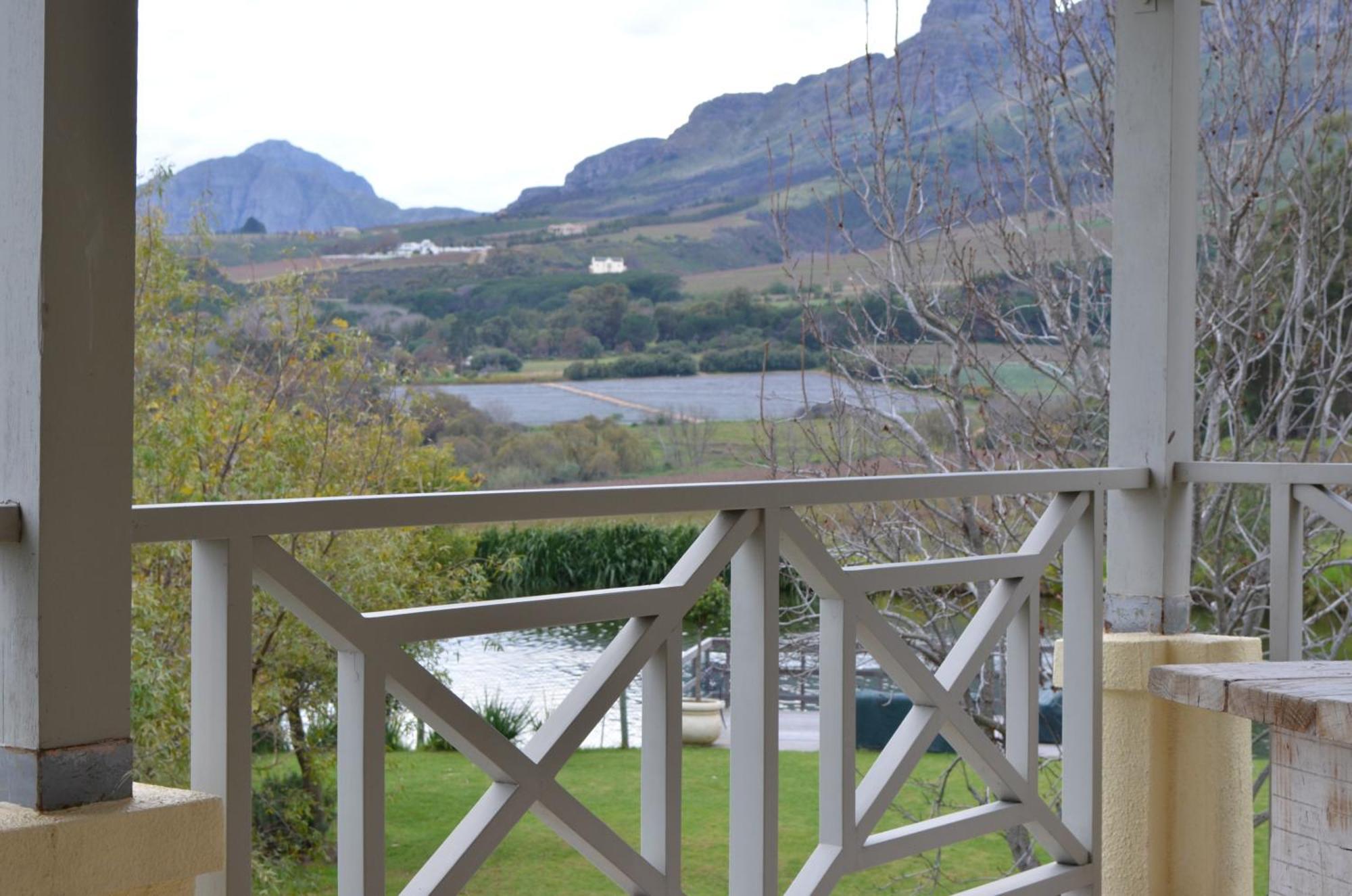 In The Vine Country Manor Guesthouse Stellenbosch Exteriör bild